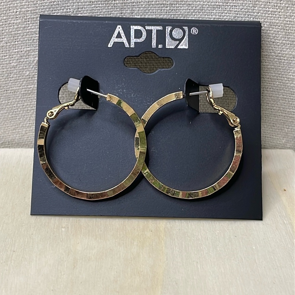 NWT Apt.9 gold tone hoop earrings